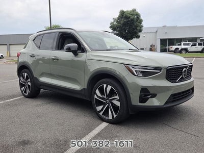 2024 Volvo XC40 B5 Plus Dark Theme
