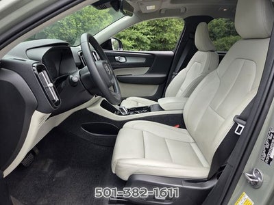 2024 Volvo XC40 B5 Plus Dark Theme