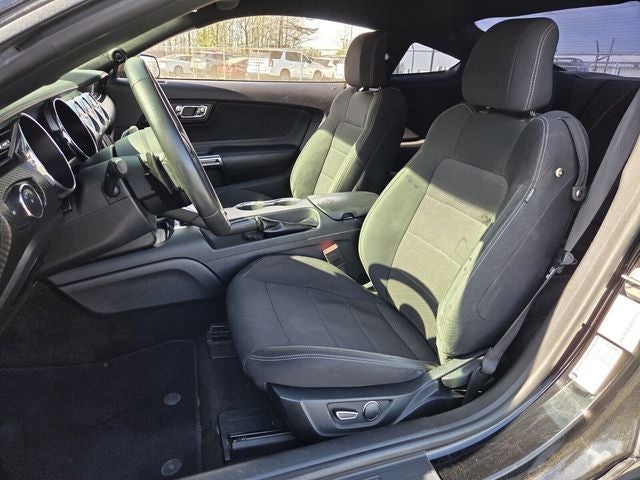 2016 Ford Mustang V6