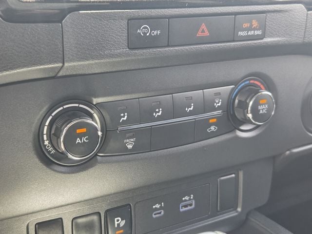 2024 Nissan Frontier SV