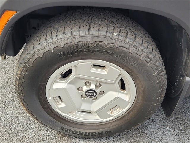 2024 Nissan Frontier SV