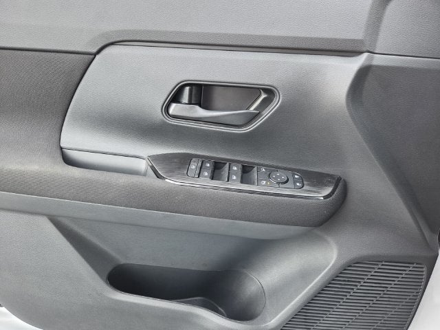 2027 Nissan Kicks S
