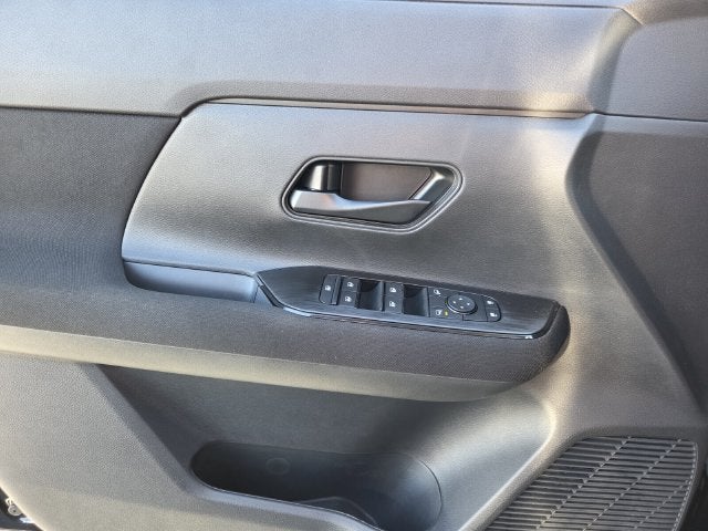 2027 Nissan Kicks S