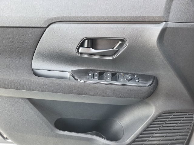 2027 Nissan Kicks S