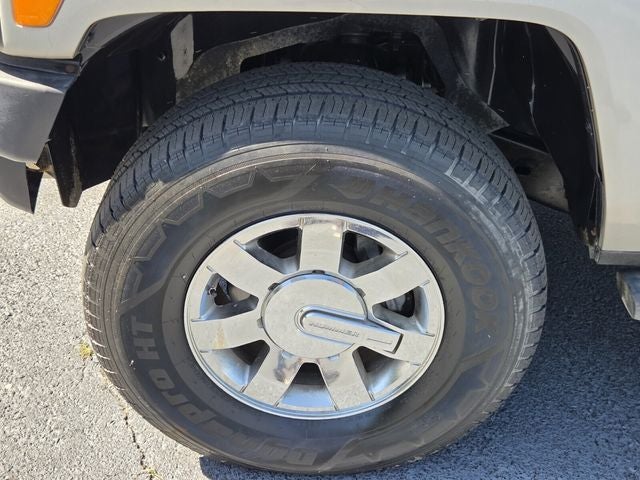 2009 Hummer H3T Base