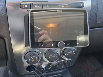 2009 Hummer H3T Base
