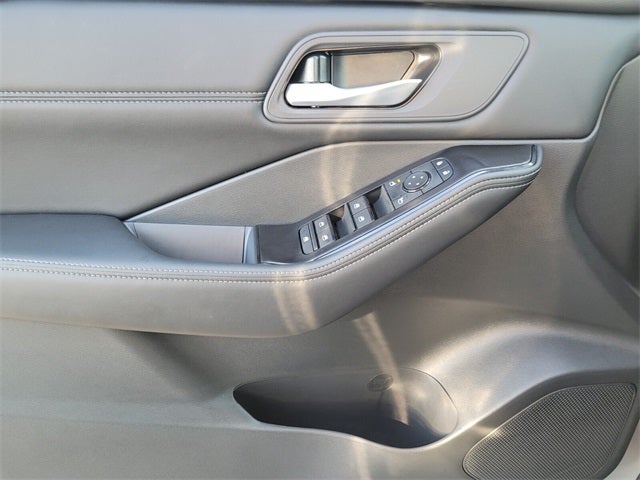 2026 Nissan Rogue Base