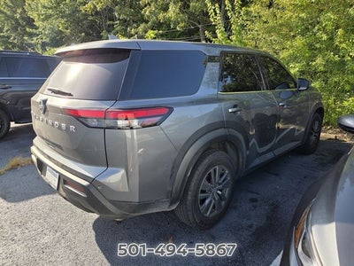 2022 Nissan Pathfinder S