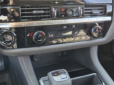 2026 Nissan Pathfinder SV