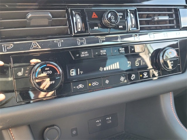 2026 Nissan Pathfinder SV