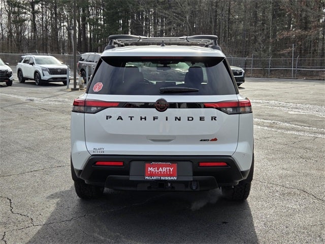 2026 Nissan Pathfinder SV