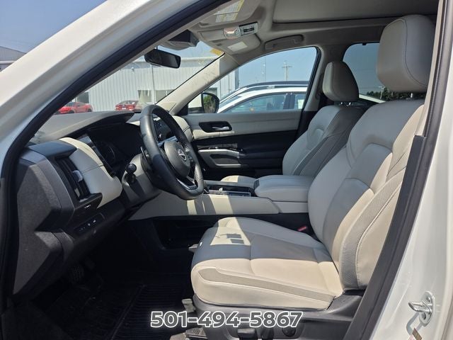 2024 Nissan Pathfinder SL