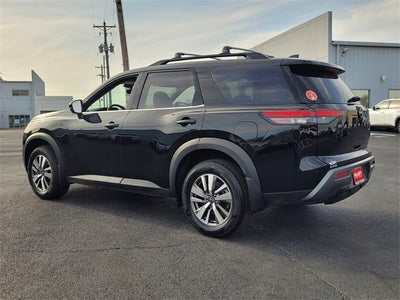 2026 Nissan Pathfinder SL