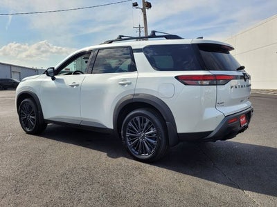 2026 Nissan Pathfinder SL