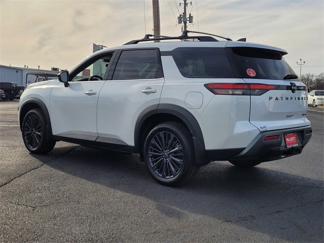 2026 Nissan Pathfinder SL