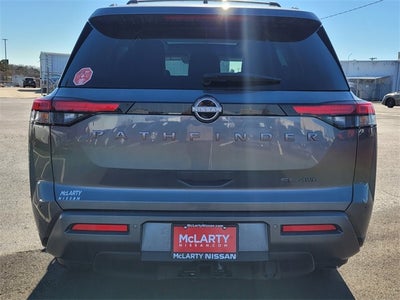 2026 Nissan Pathfinder SL