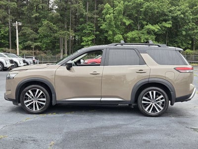 2023 Nissan Pathfinder Platinum