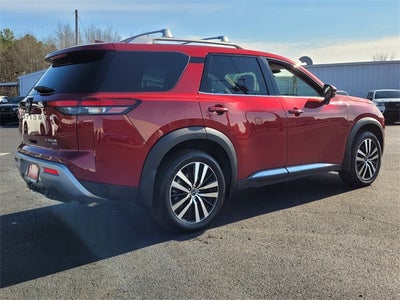 2025 Nissan Pathfinder Platinum