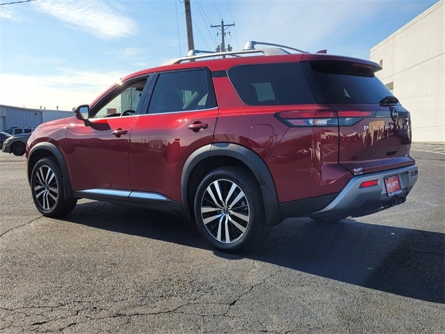 2025 Nissan Pathfinder Platinum