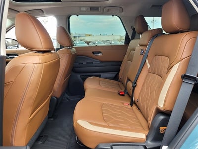 2026 Nissan Pathfinder Platinum