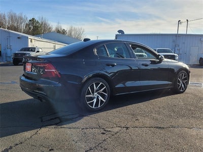 2019 Volvo S60 T5 Momentum