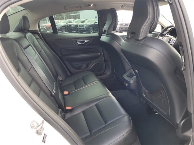 2020 Volvo S60 T6 Momentum