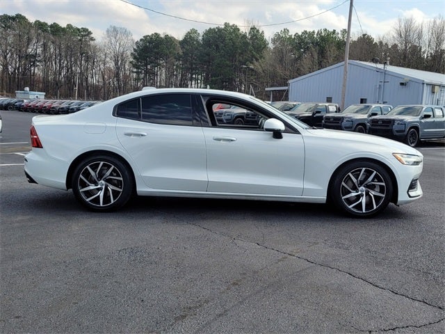 2020 Volvo S60 T6 Momentum