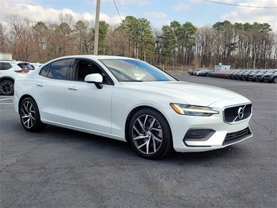 2020 Volvo S60 T6 Momentum