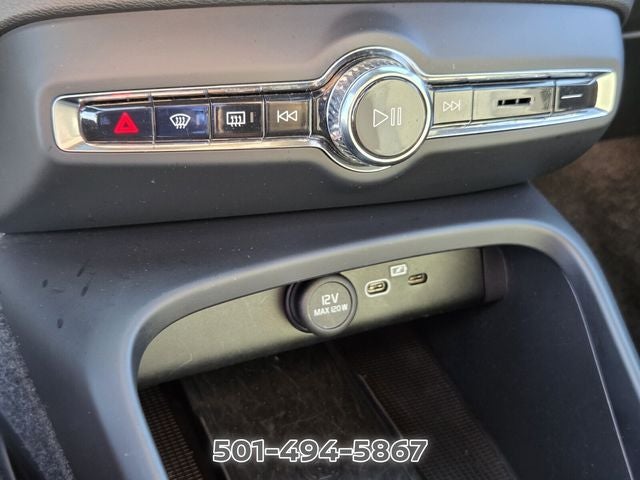 2024 Volvo XC40 B5 Core