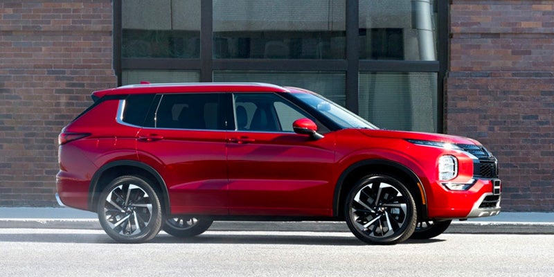 Red Mitsubishi Outlander